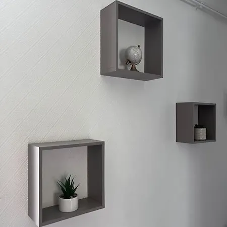 Aux Abords Des Etangs