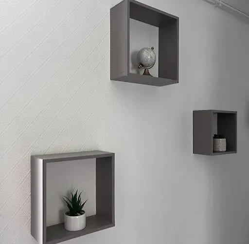 Aux Abords Des Etangs